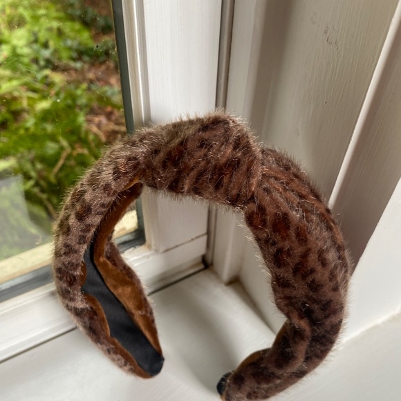 Anthropologie Accessories - Anthropologie Faux Fur Leopard Print Headband